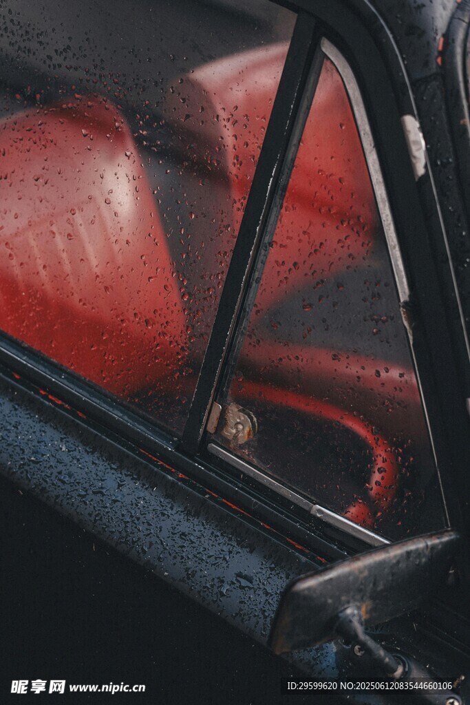車內(nèi)紅色座椅特寫