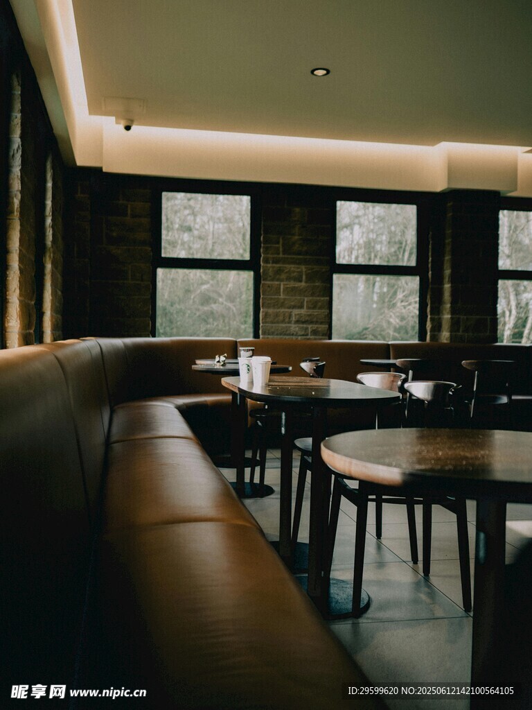 現代風格餐廳室內場景
