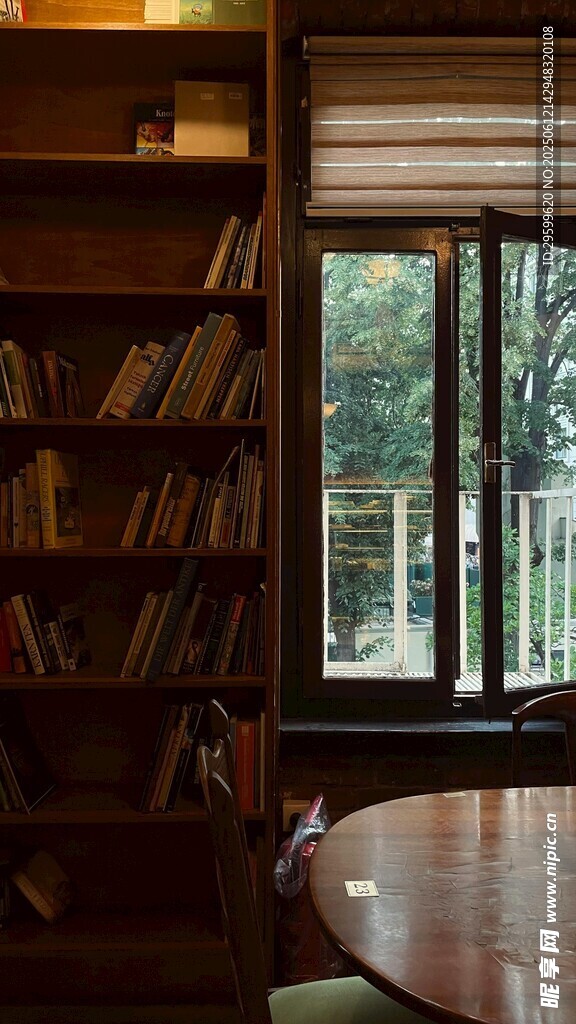 溫馨書房一角