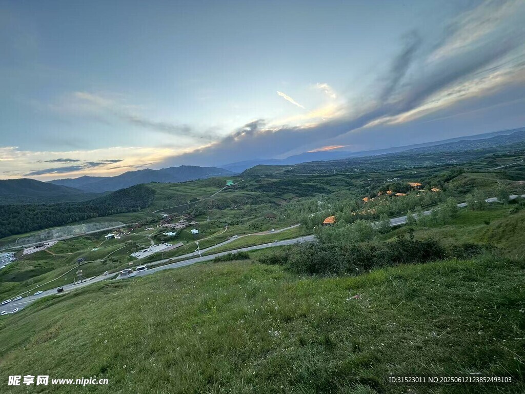 山間綠野風光