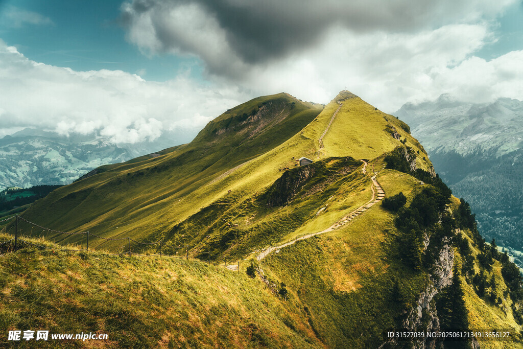 山巔美景