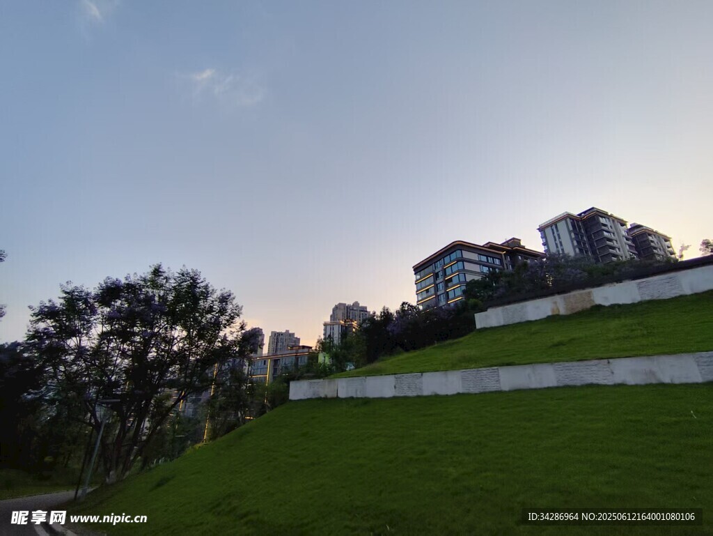 夕陽藍天