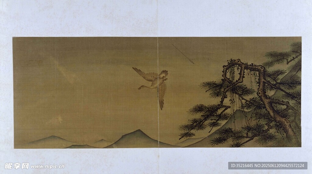 水墨山水間飛鳥棲于樹