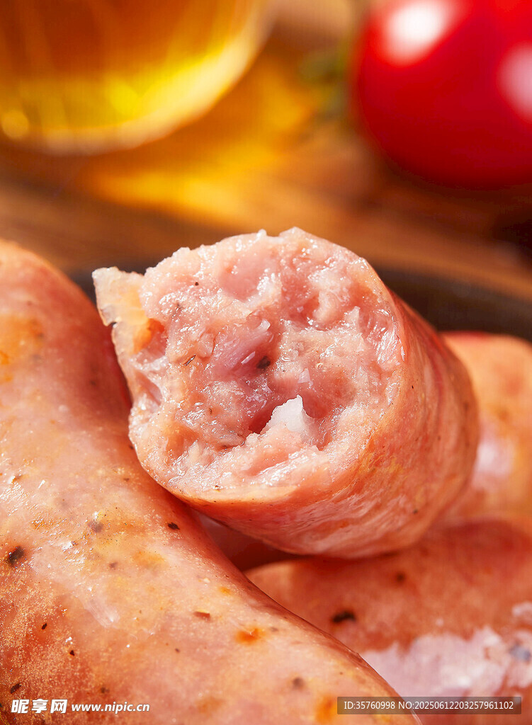 美味多汁的特色香腸