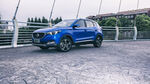 藍(lán)色SUV汽車