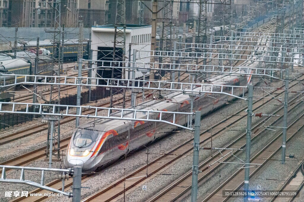 火車站臺的列車