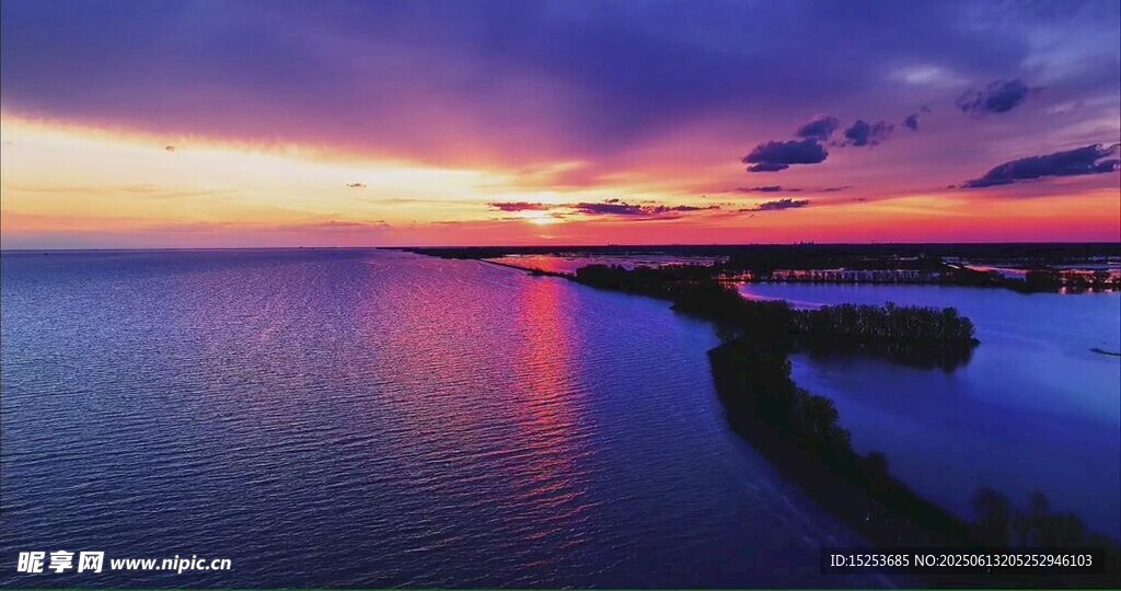 海邊絢麗日落美景