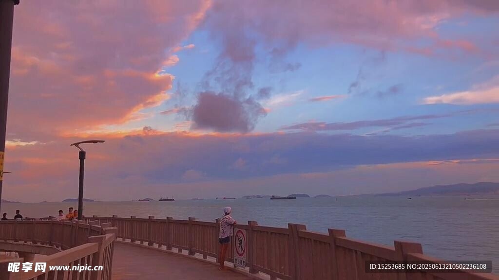 海邊日落美景