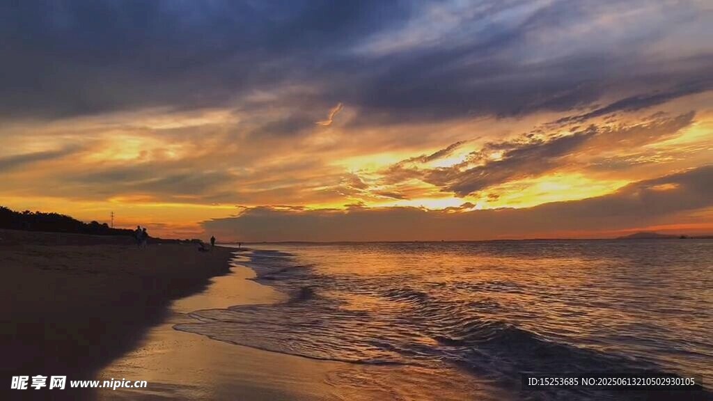 海邊絢麗日落美景