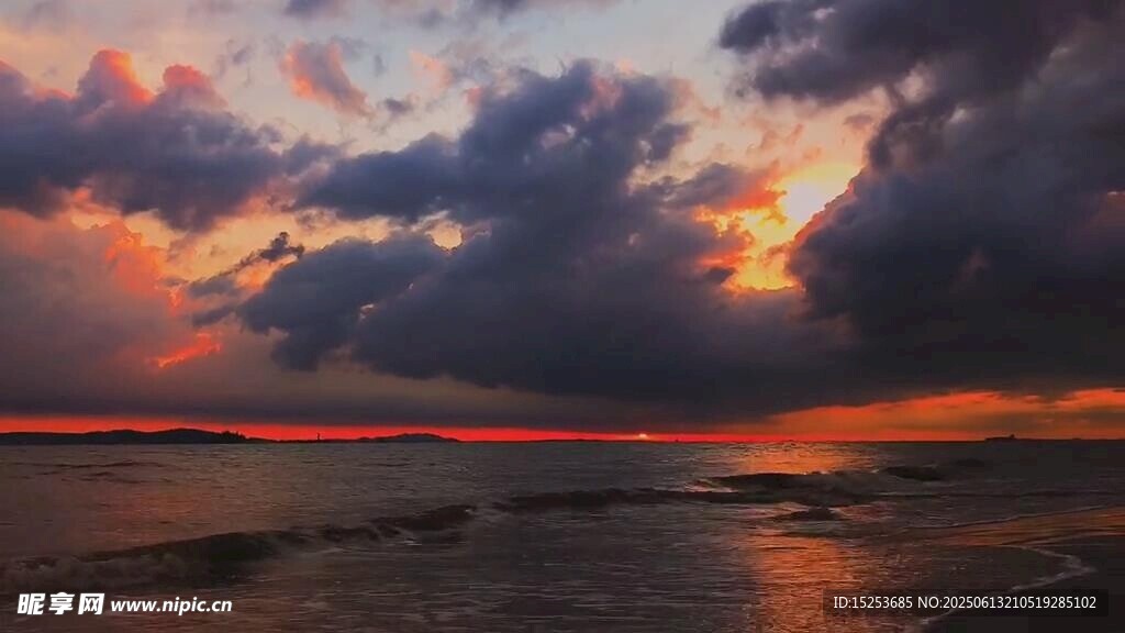 海邊壯麗日落美景