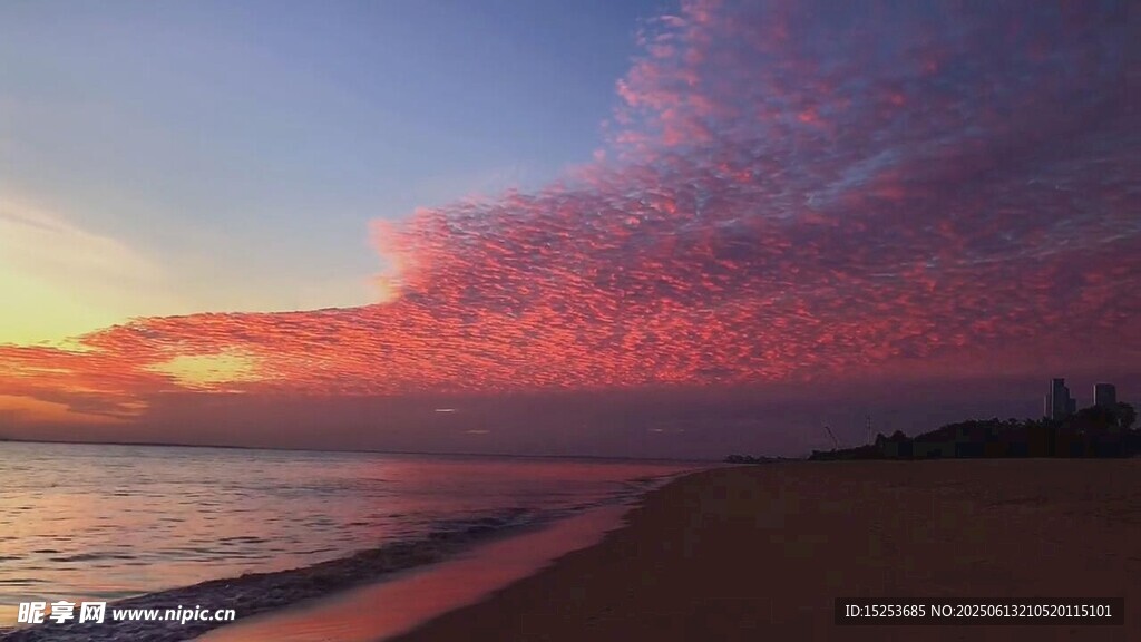 海邊絢麗晚霞美景