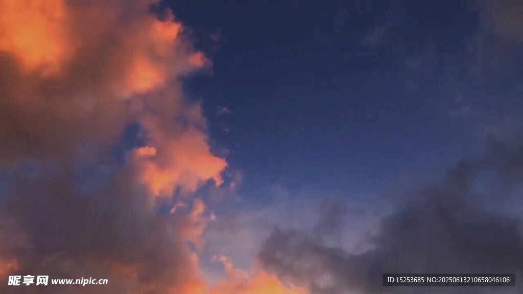 絢麗晚霞天空美景