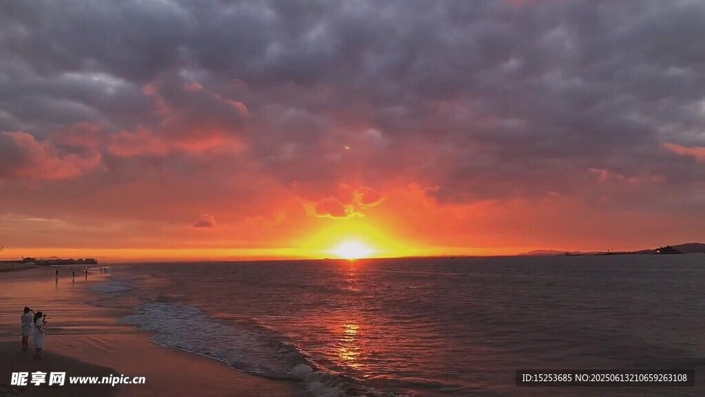 海邊壯麗日落美景