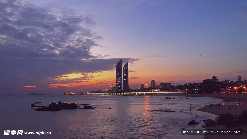 海濱城市黃昏美景