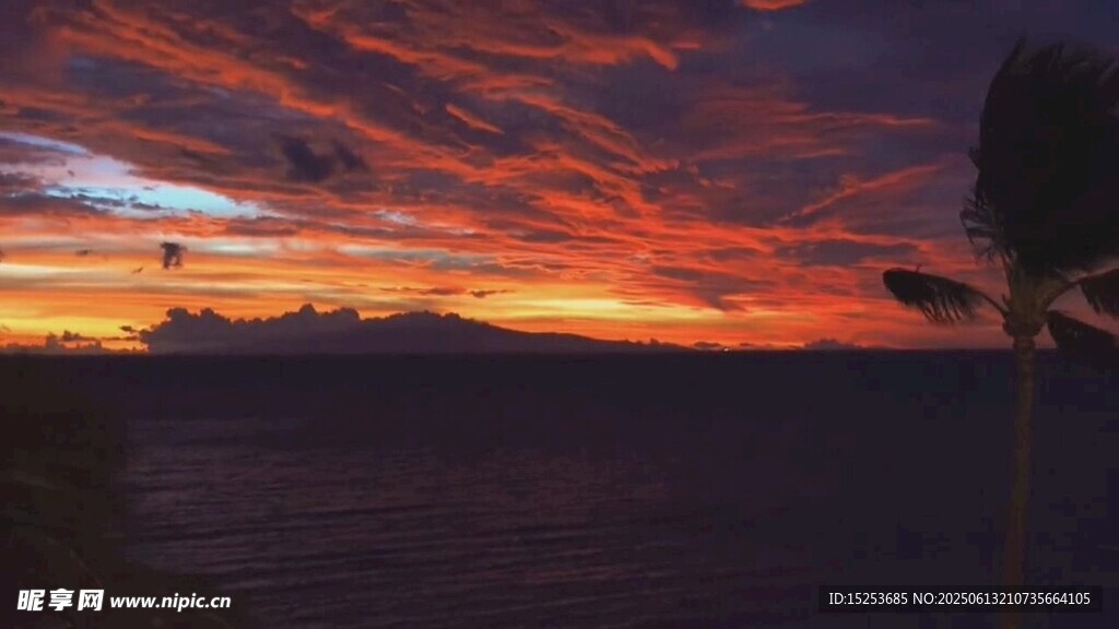 海邊絢麗晚霞美景