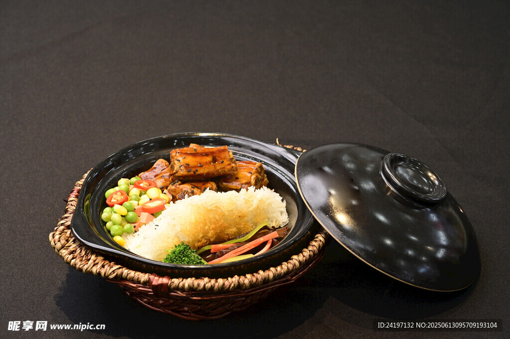 煲仔飯 鍋巴飯