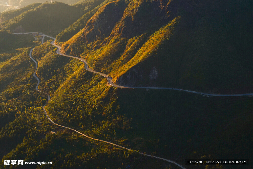 公路航拍美景