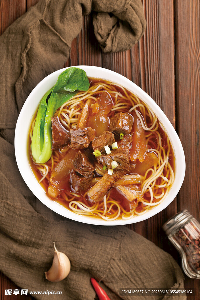 紅油牛肉面 牛腩面