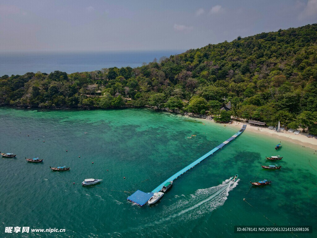 海島美麗海景與水上活動(dòng)