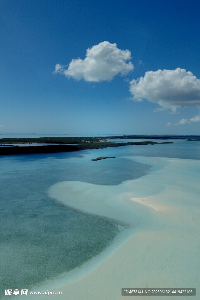 碧海藍天中的美麗沙洲