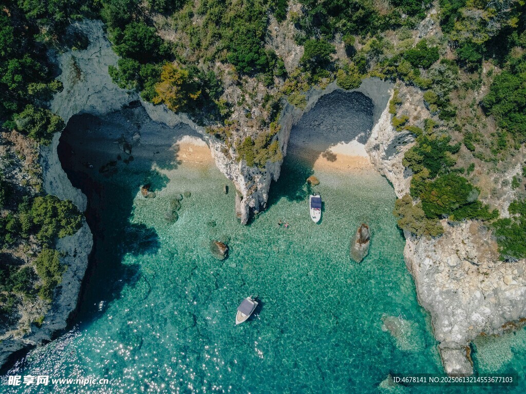 俯瞰碧海環(huán)抱的美麗海角