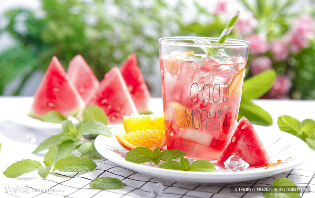 夏日西瓜檸檬冰飲