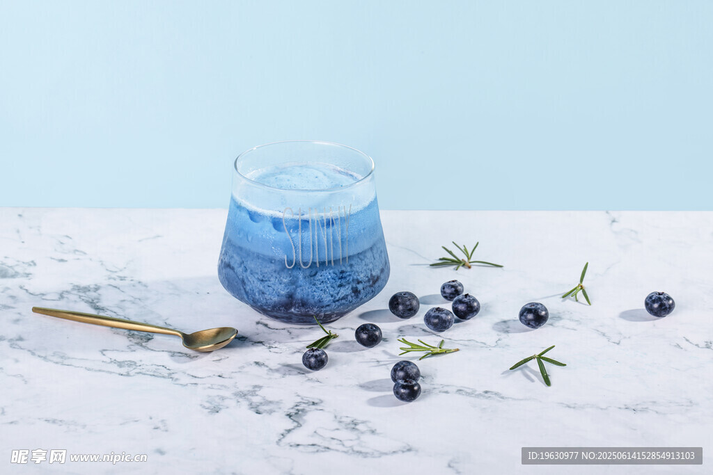 藍色夢幻藍莓酸奶飲品