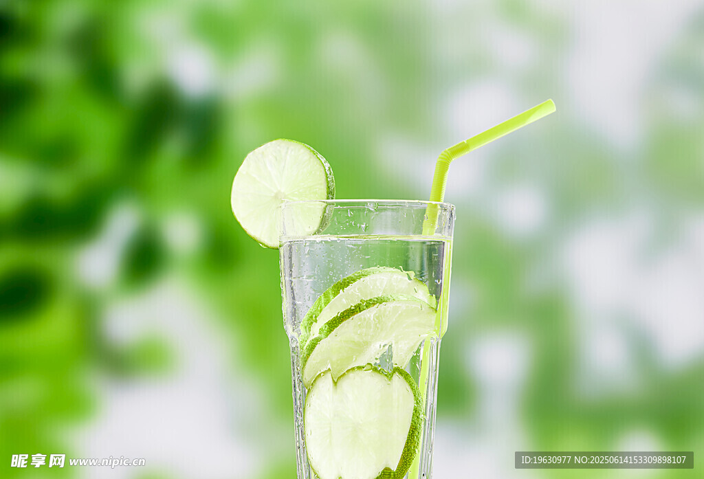 清新青檸氣泡水飲品