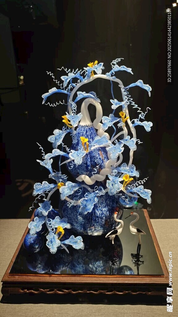 藍白花卉陶瓷擺件