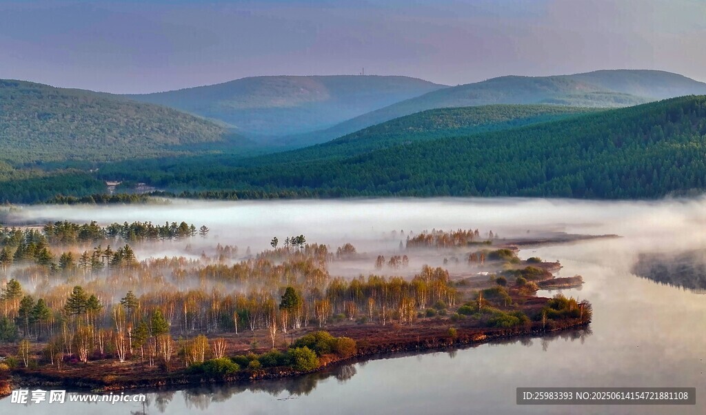 湖畔秋景