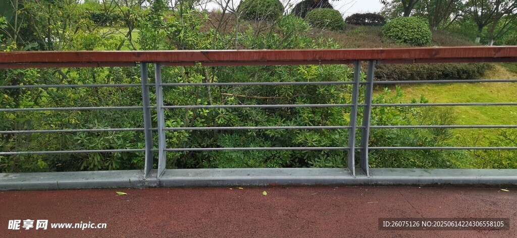 橋上護(hù)欄