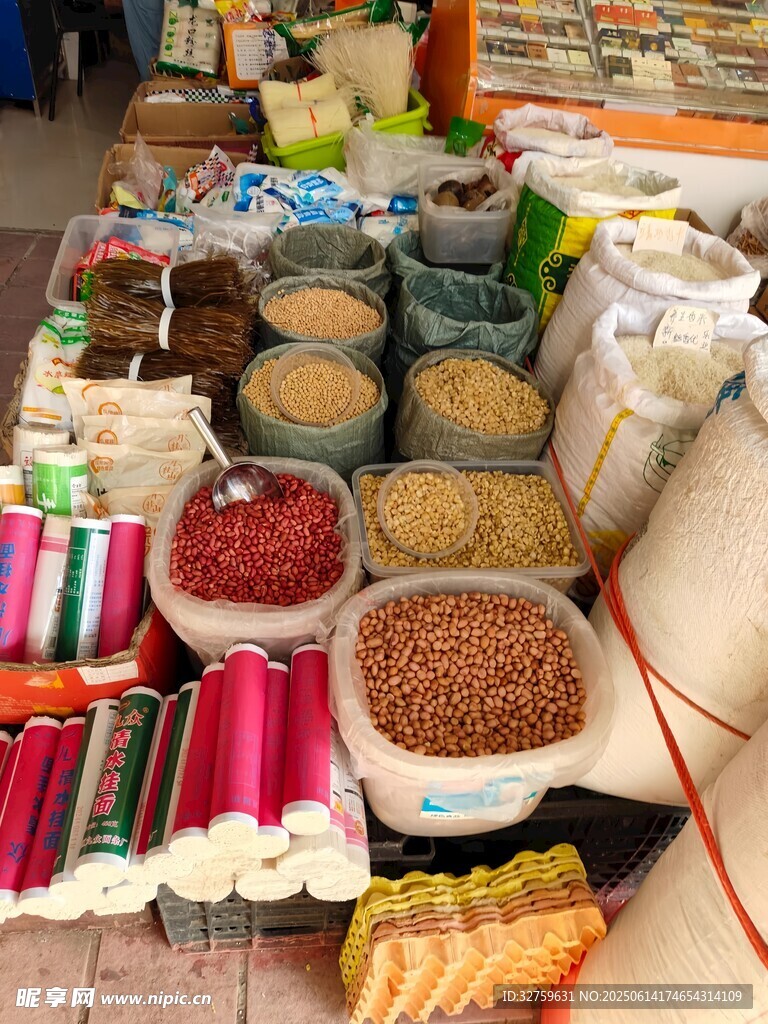 豐富多樣的香料干貨陳列