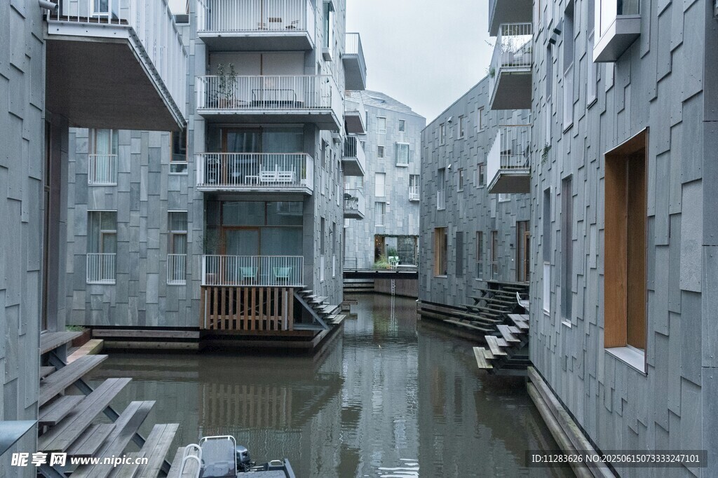 水鄉(xiāng)風(fēng)格現(xiàn)代建筑景觀