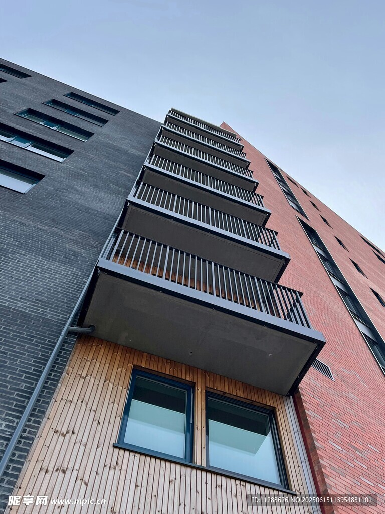 現代風格多層建筑外觀