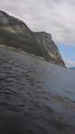 海邊壯闊巖石與水面景觀