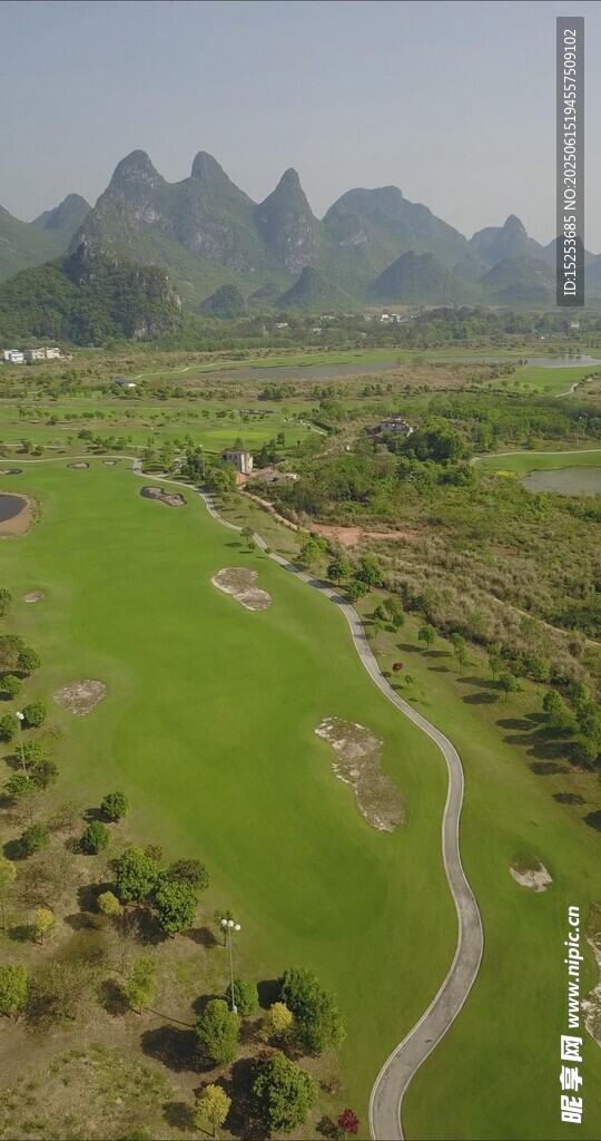 山間綠野蜿蜒小徑美景
