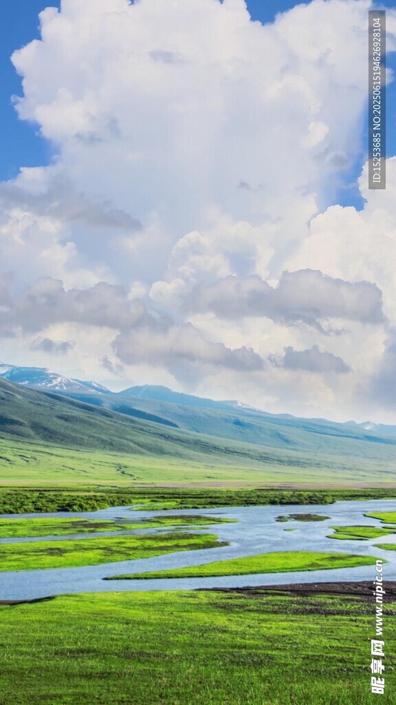 草原河畔美景