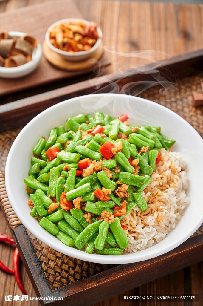 青椒炒毛豆 
