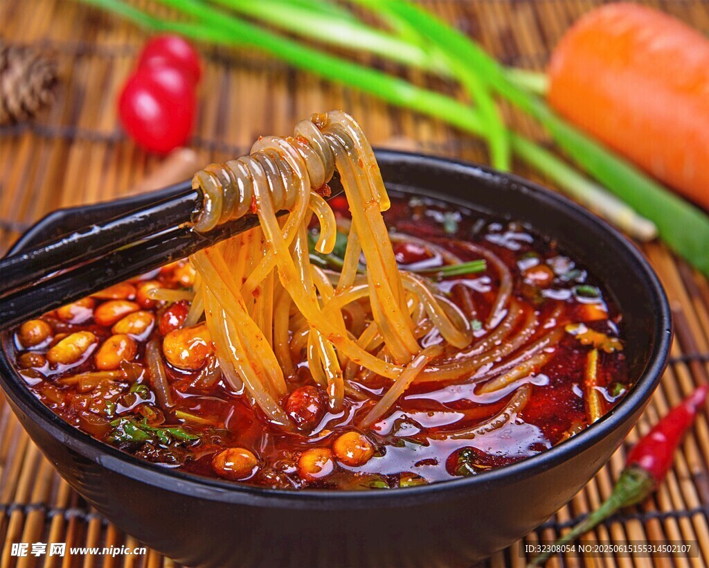 香辣誘人的美味酸辣粉
