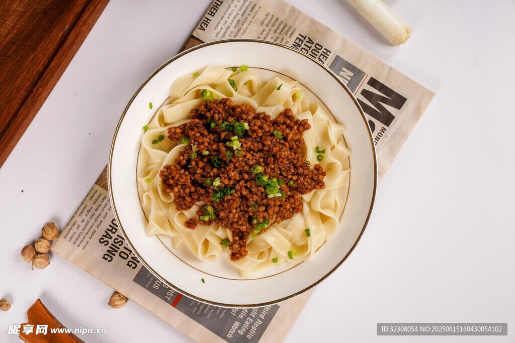美味肉醬拌面