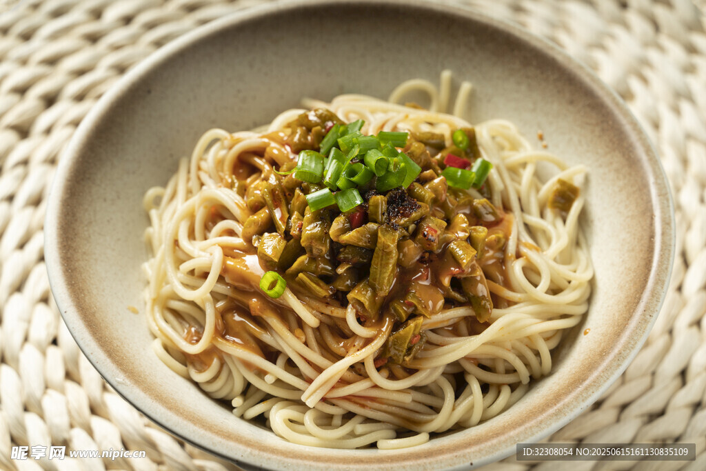 美味肉醬拌面