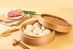 竹制蒸籠里的美味鮮肉小籠包