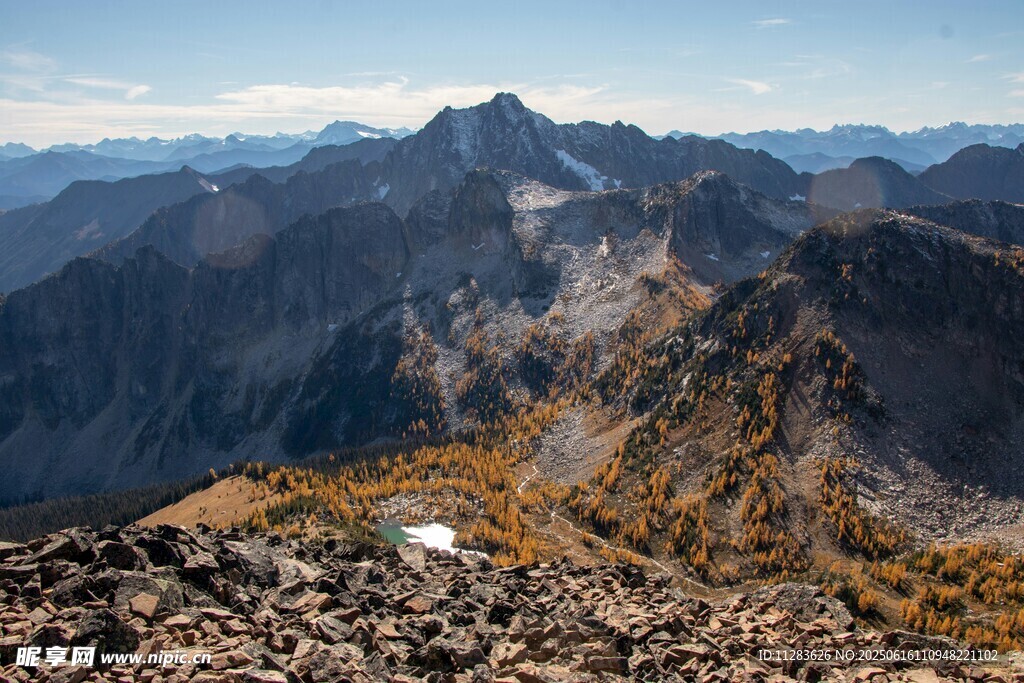 壯麗山景俯瞰
