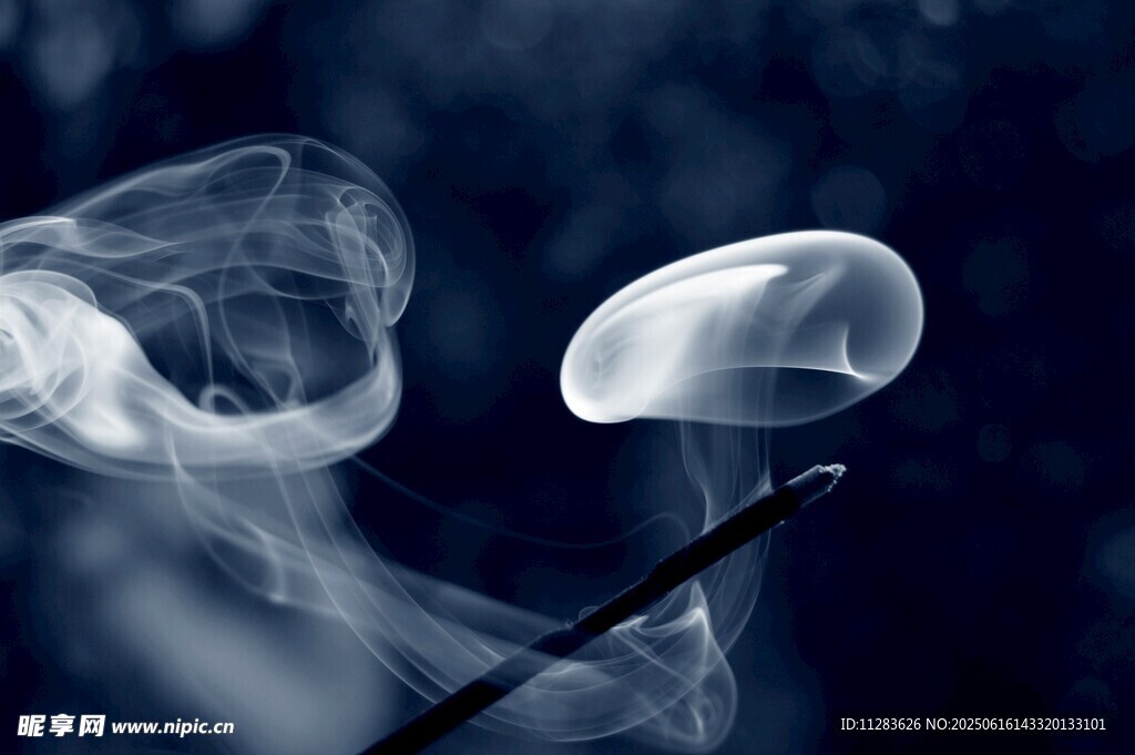 煙霧繚繞的夢(mèng)幻場(chǎng)景