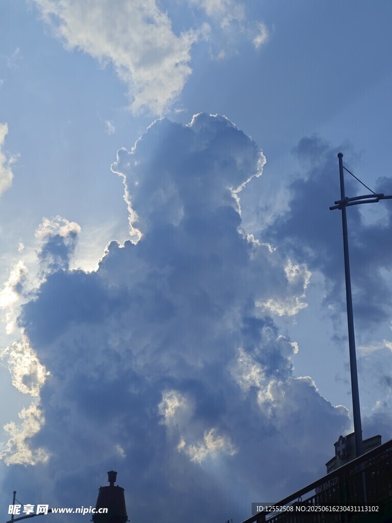 天空中壯觀的云朵景象