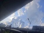 城市上空的藍天白云景象