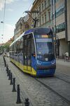 城市街道上的藍色有軌電車