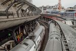 火車站內停靠的列車