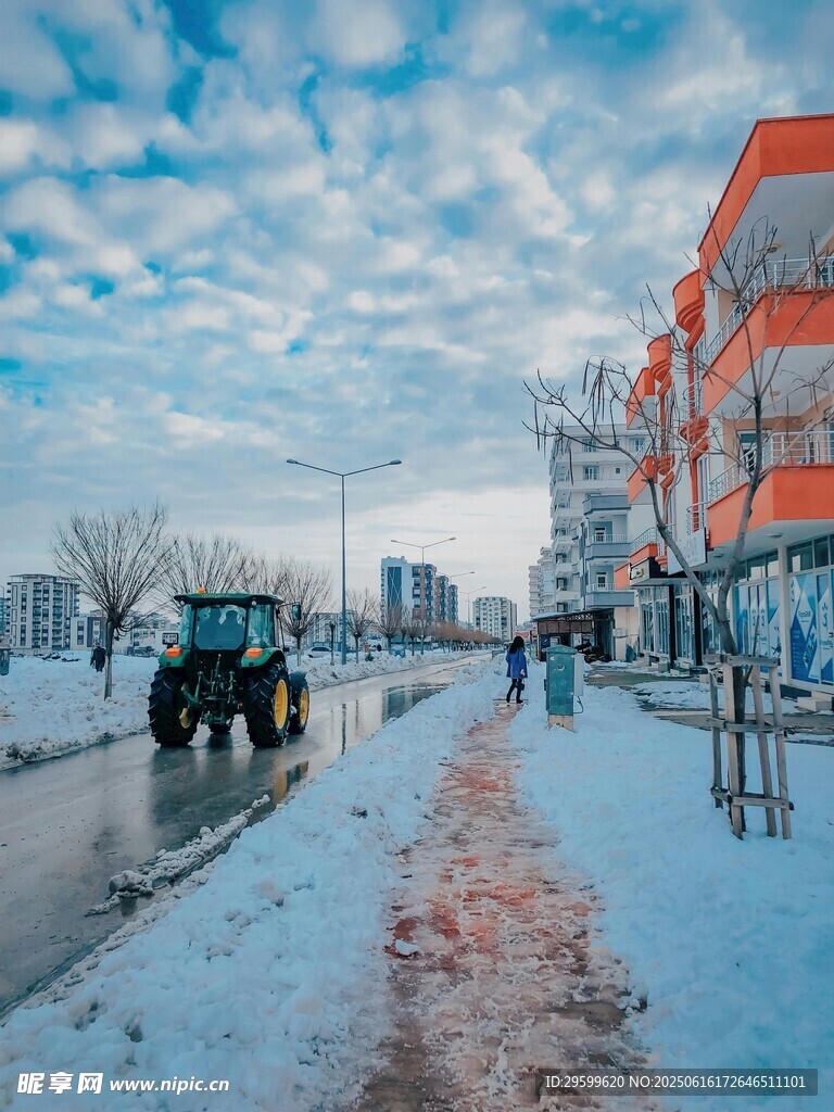 冬日城市街道雪景