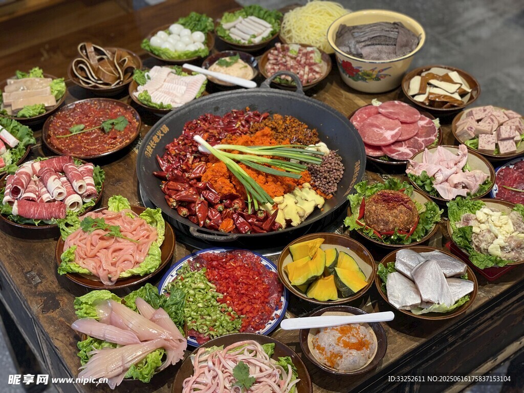 豐盛火鍋美食盛宴